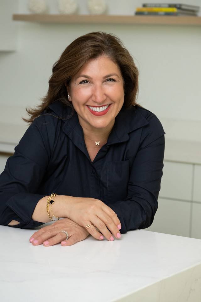 ماندانا توکلی | Mandana Tavakoli – Persian Realtor in Potomac, MD