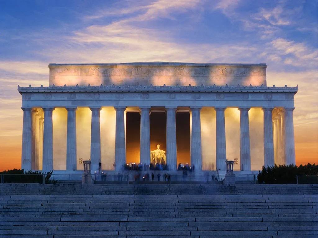 یادبود لینکلن . Lincoln Memorial