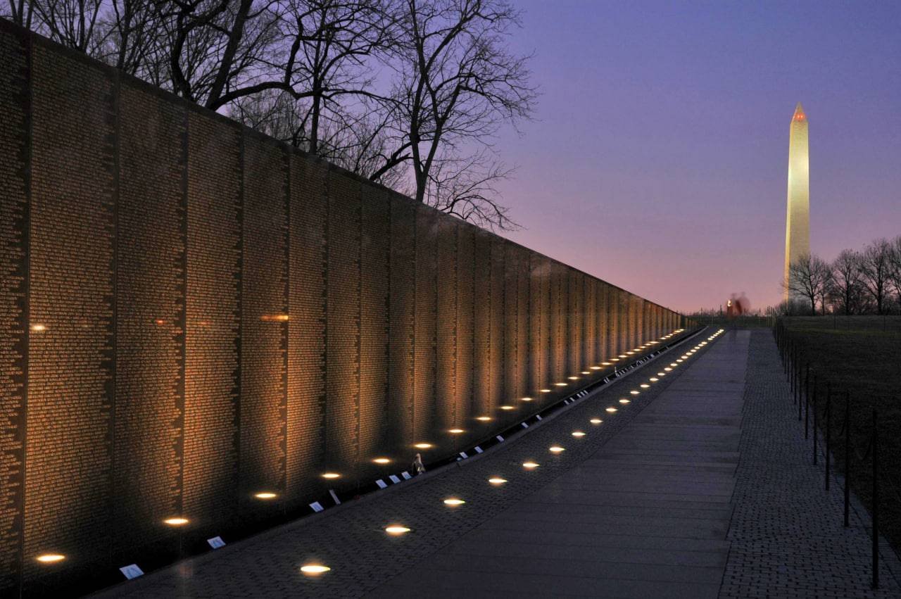 یادبود سربازان جنگ ویتنام . Vietnam Veterans Memorial
