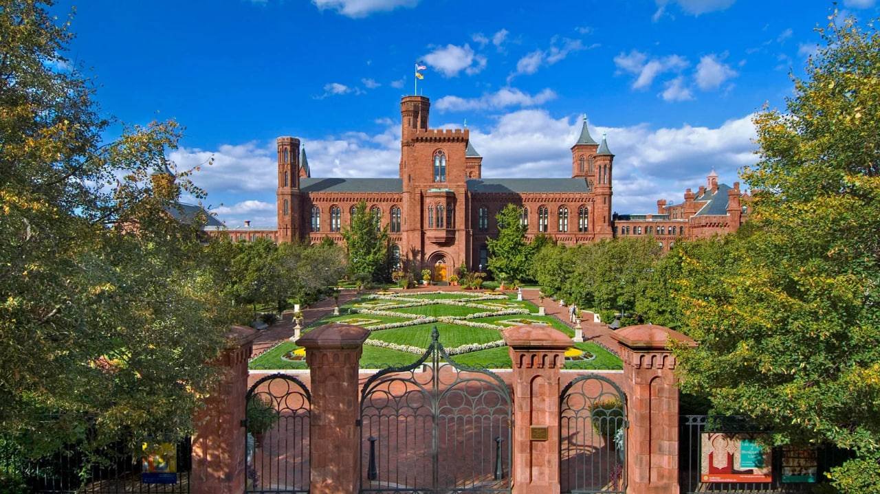قلعه اسمیتسونین . Smithsonian Castle