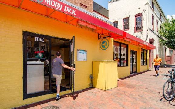 موبی دیک جورج‌تاون | Moby Dick - Georgetown – Persian Restaurant in Washington, DC